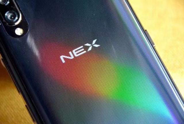 4998元的vivo NEX是否值得購買?網友的吐槽言必有中